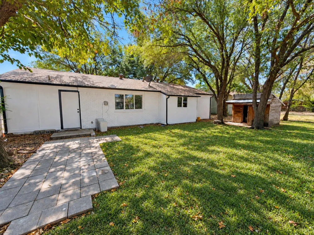 708 SW Southridge Drive Burleson, TX 76028