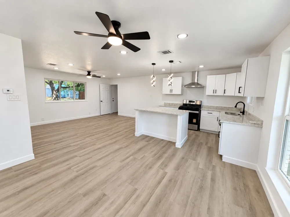 708 SW Southridge Drive Burleson, TX 76028