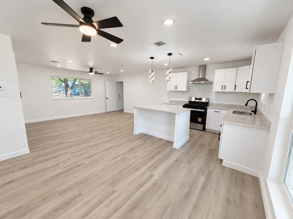 708 SW Southridge Drive Burleson, TX 76028