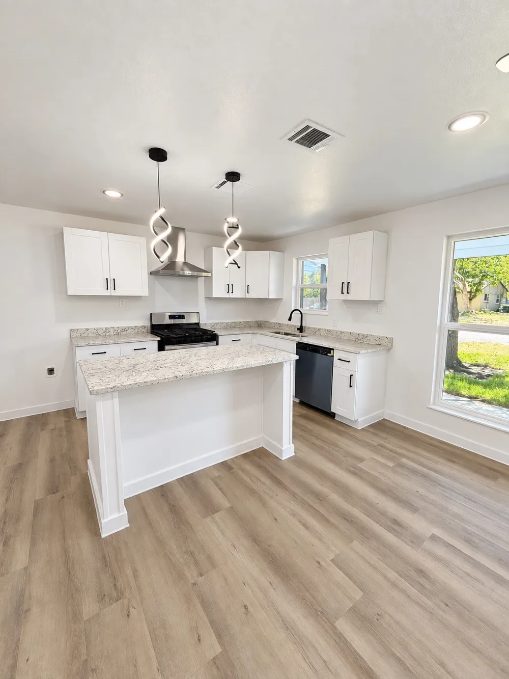 708 SW Southridge Drive Burleson, TX 76028