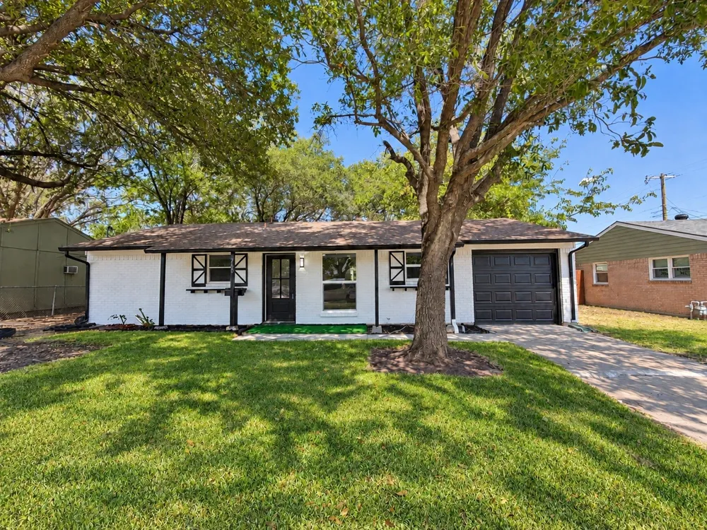 708 SW Southridge Drive Burleson, TX 76028