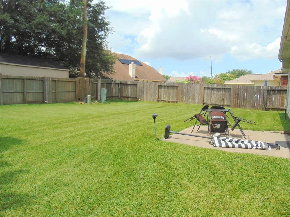 1319 Magnolia Dale Drive Fresno, TX 77545