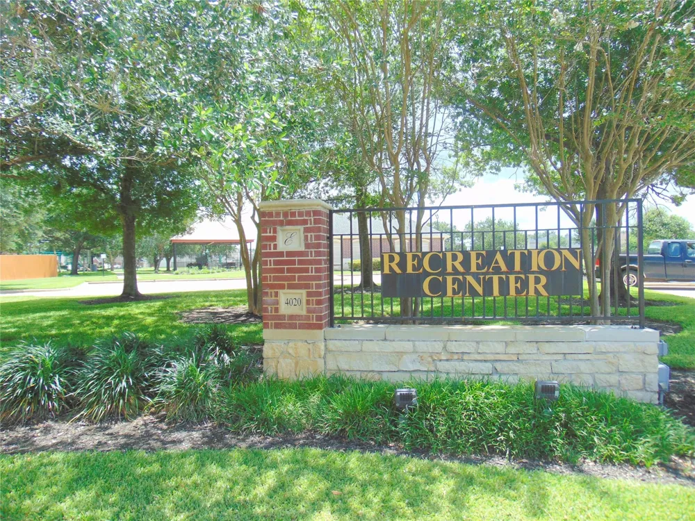 1319 Magnolia Dale Drive Fresno, TX 77545