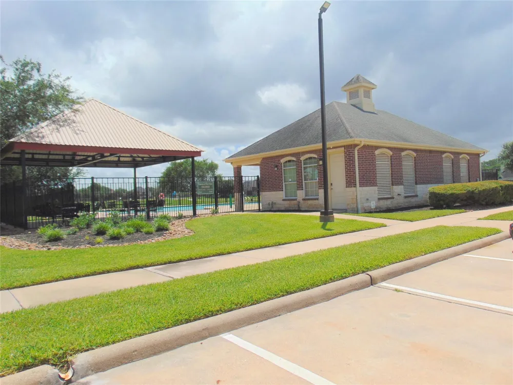 1319 Magnolia Dale Drive Fresno, TX 77545