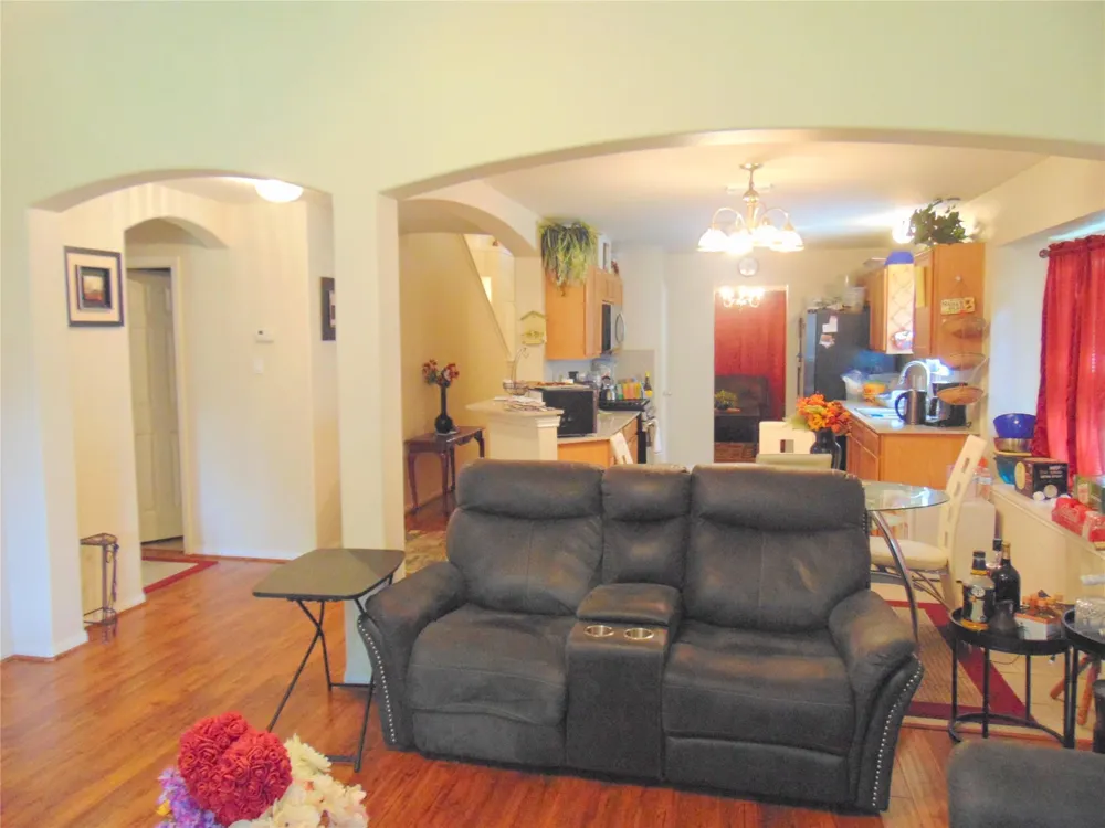 1319 Magnolia Dale Drive Fresno, TX 77545