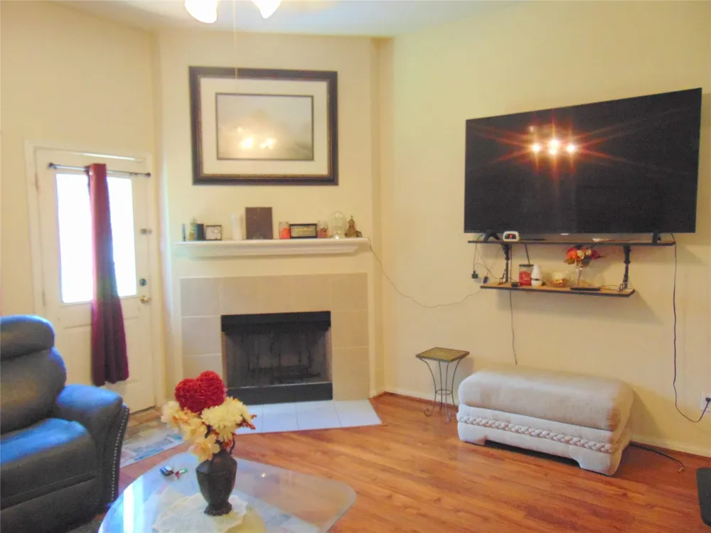 1319 Magnolia Dale Drive Fresno, TX 77545