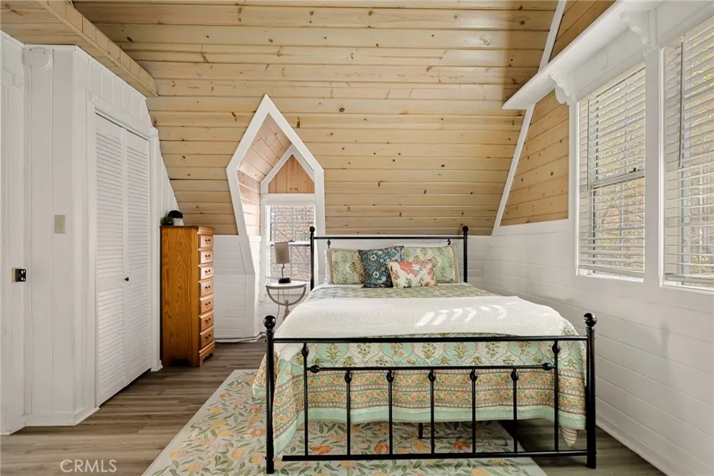265 Flower Lake Arrowhead, CA 92352