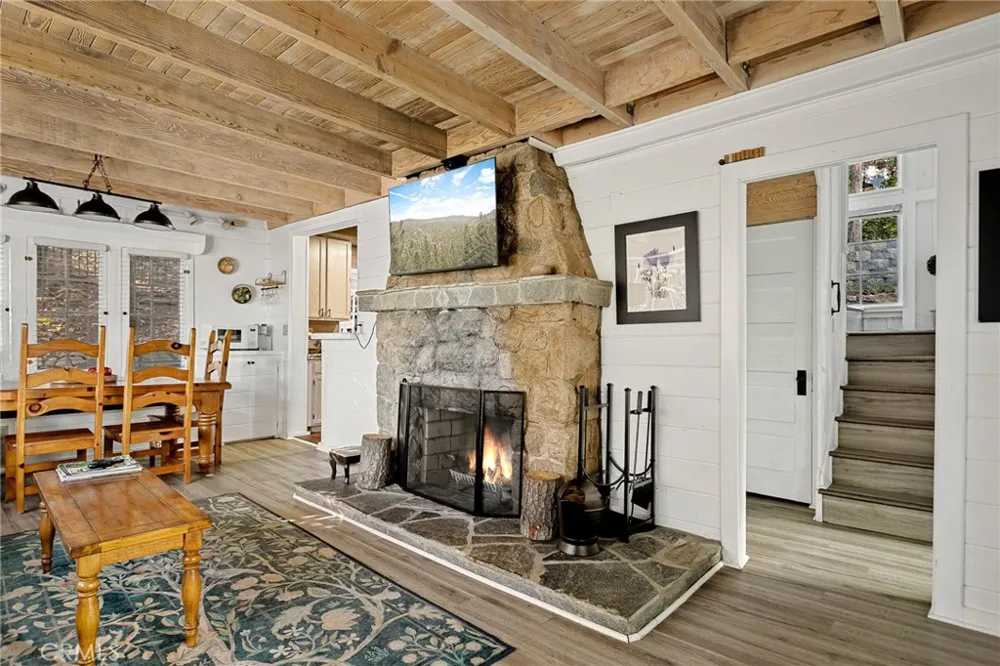 265 Flower Lake Arrowhead, CA 92352