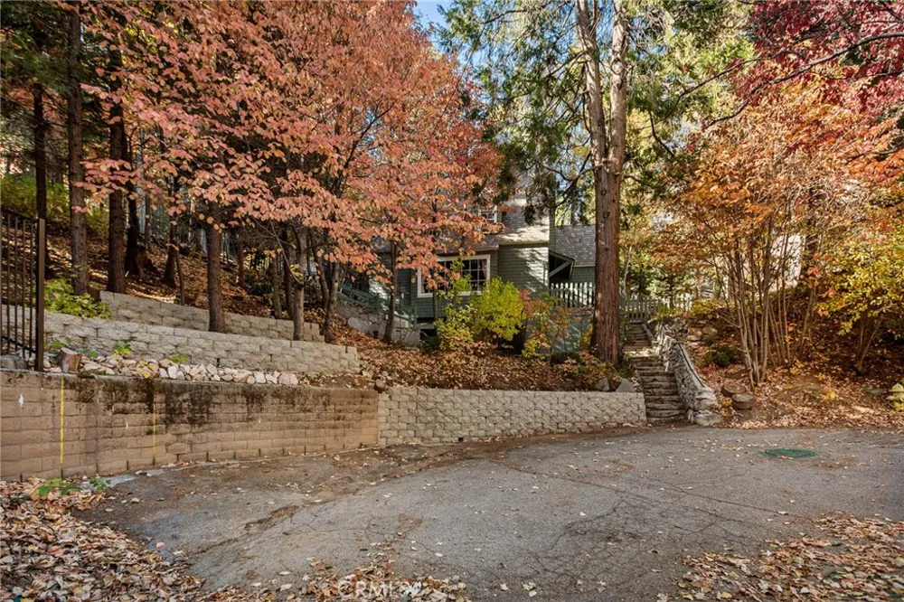 265 Flower Lake Arrowhead, CA 92352