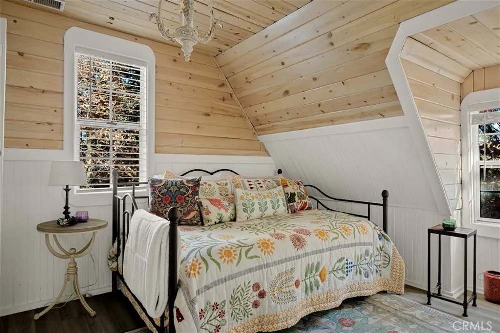 265 Flower Lake Arrowhead, CA 92352