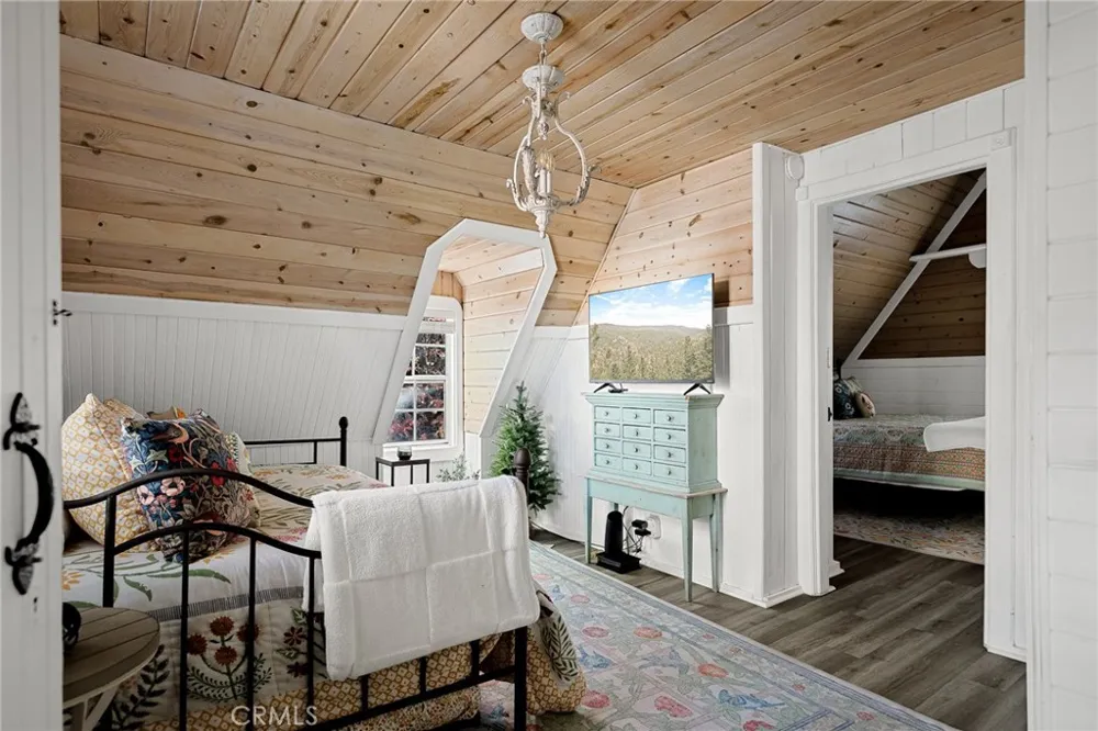 265 Flower Lake Arrowhead, CA 92352