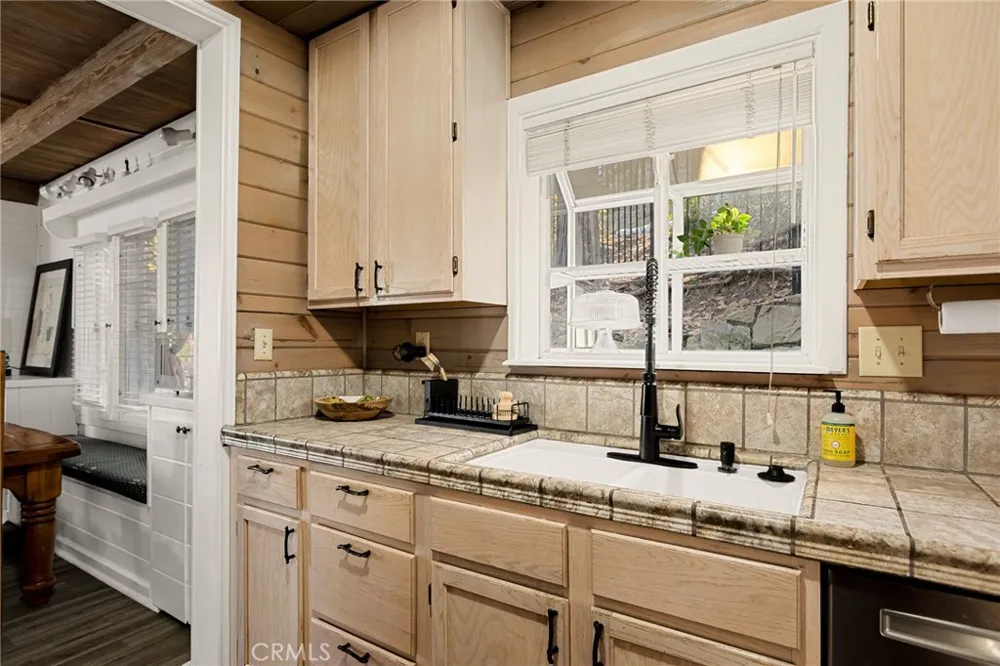 265 Flower Lake Arrowhead, CA 92352