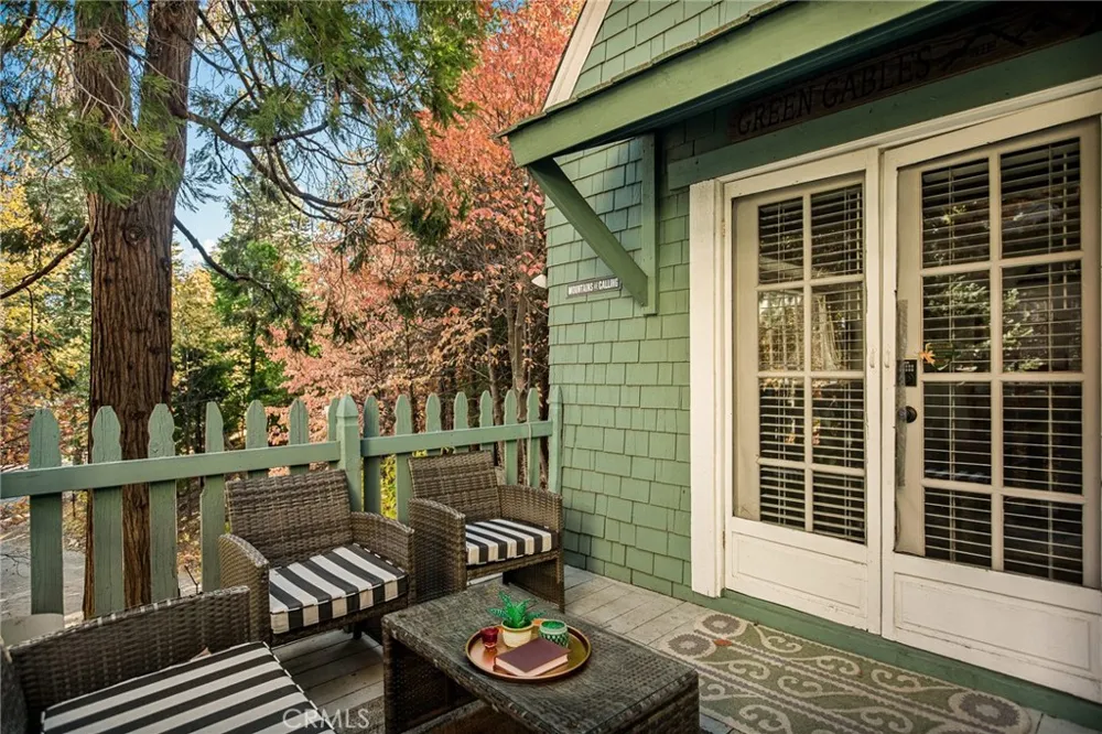 265 Flower Lake Arrowhead, CA 92352
