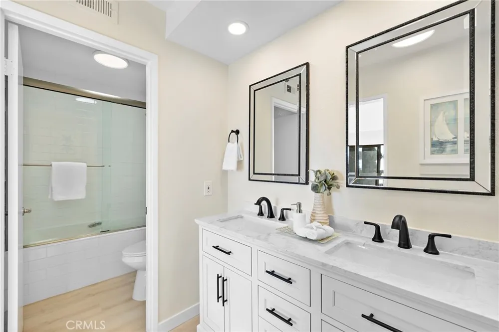 14 Robon Court Newport Beach, CA 92663