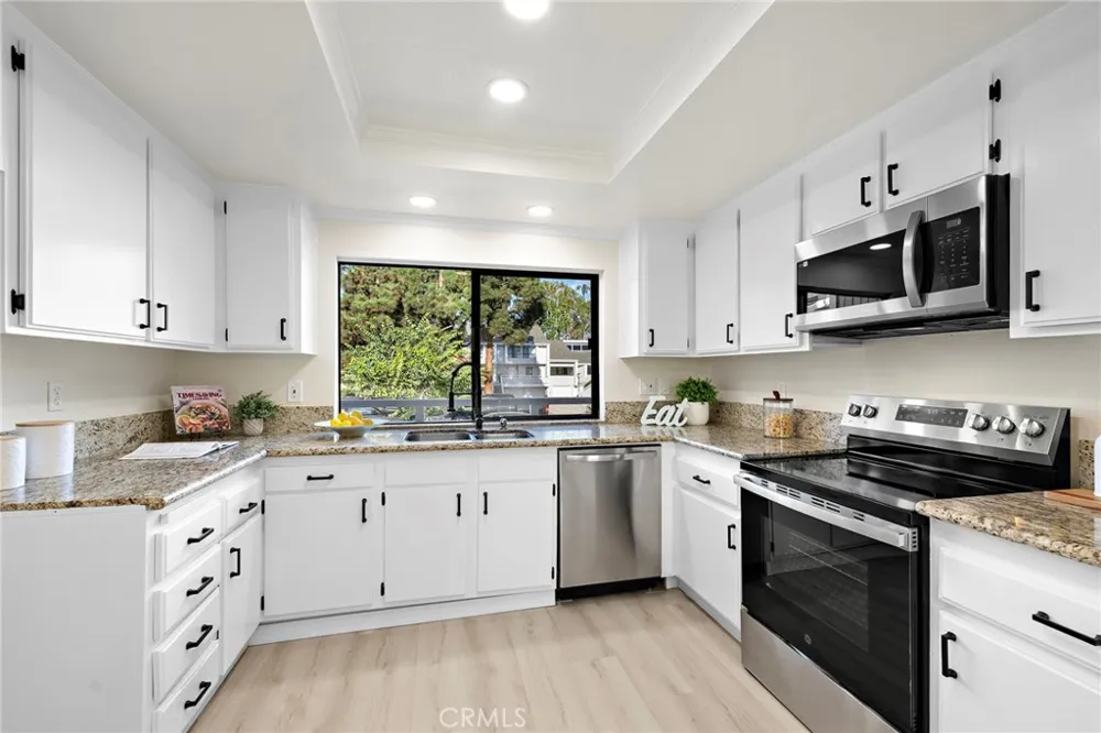 14 Robon Court Newport Beach, CA 92663