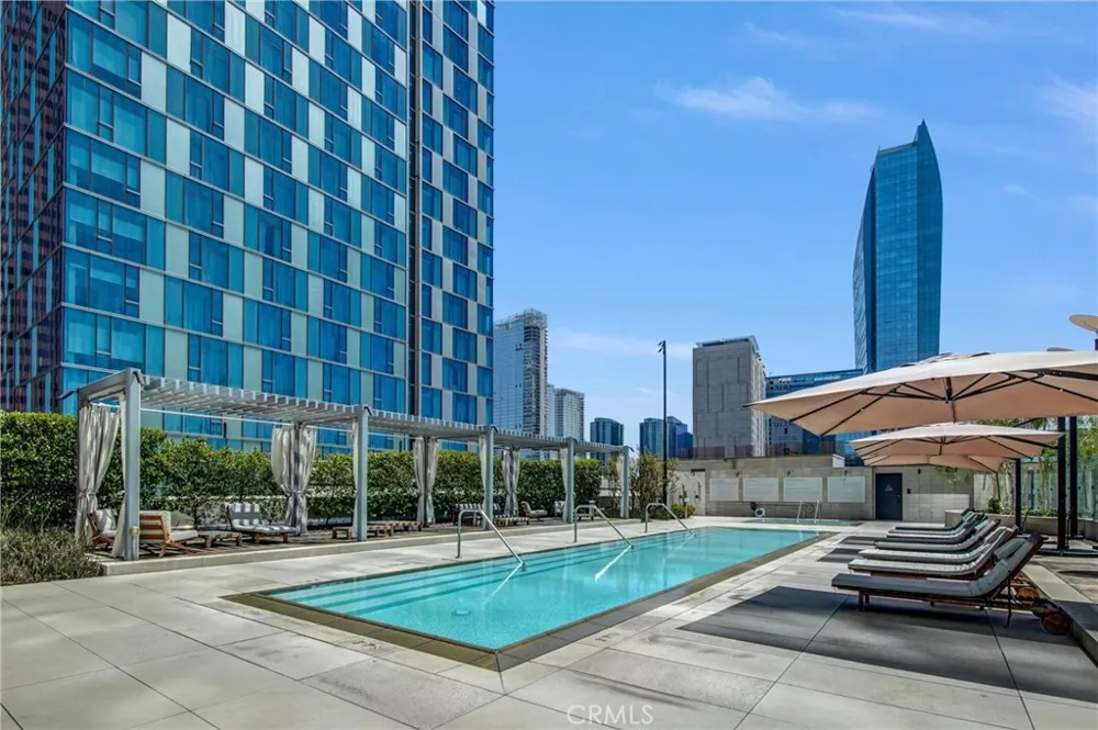 889 Francisco Street #1710 Los Angeles, CA 90017