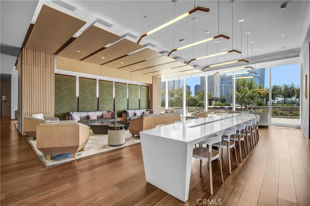 889 Francisco Street #1710 Los Angeles, CA 90017