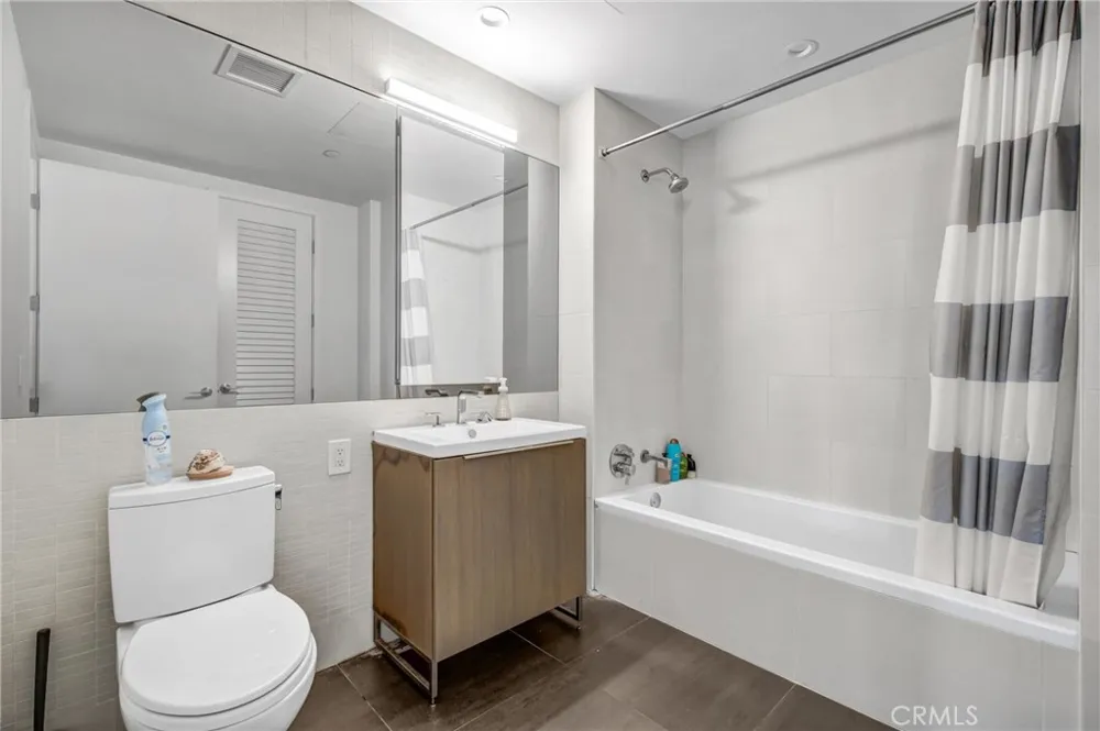889 Francisco Street #1710 Los Angeles, CA 90017