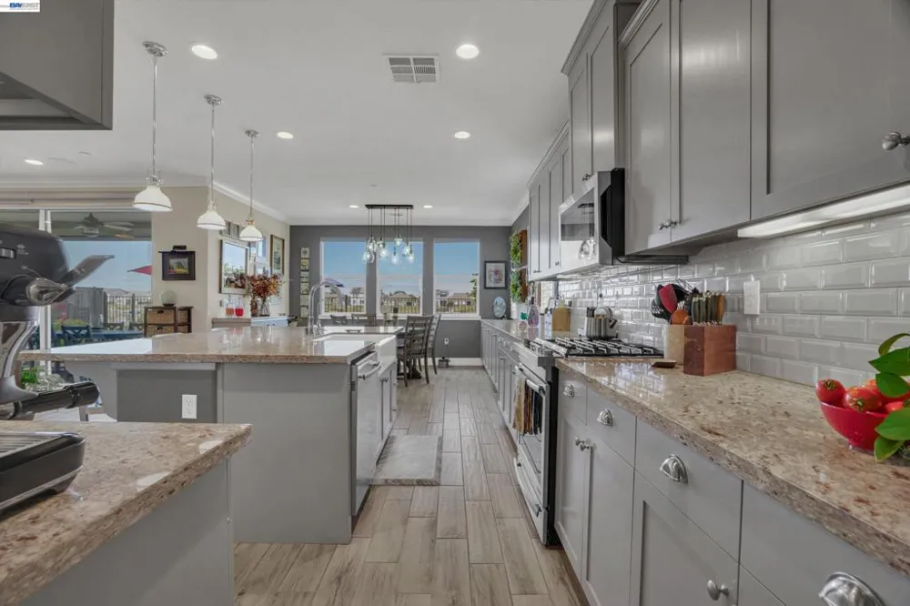 17863 Eastman Ct Lathrop, CA 95330