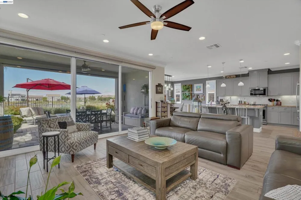 17863 Eastman Ct Lathrop, CA 95330