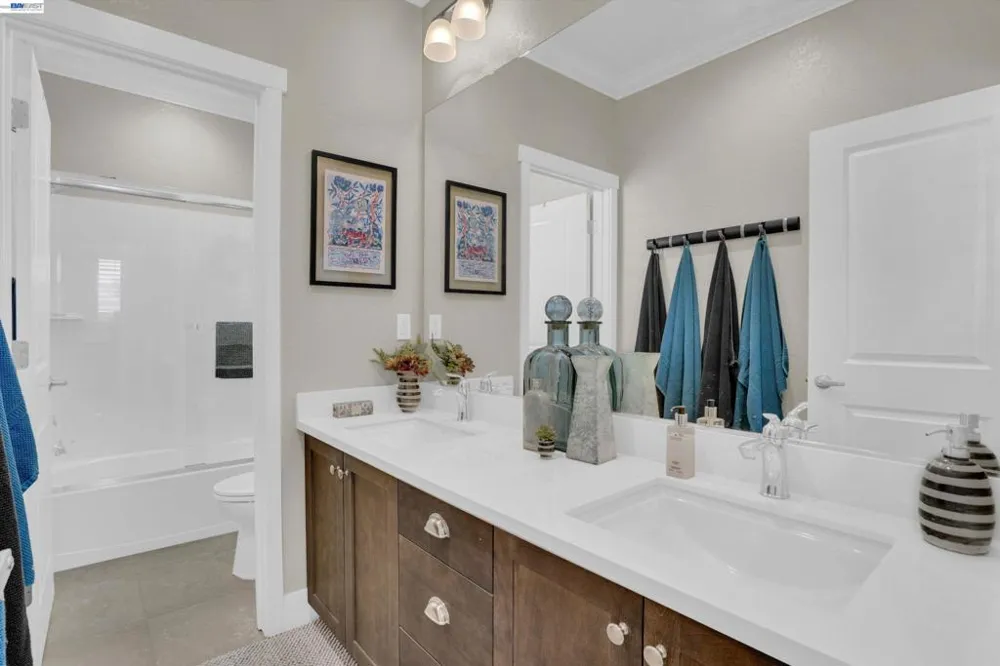 17863 Eastman Ct Lathrop, CA 95330