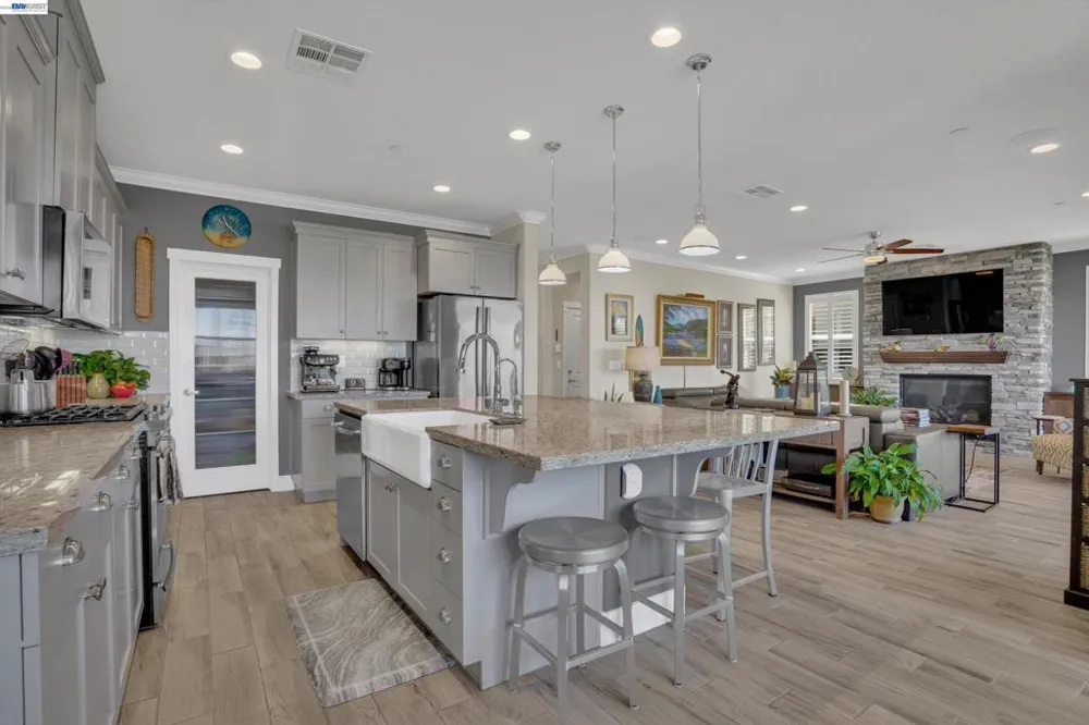 17863 Eastman Ct Lathrop, CA 95330