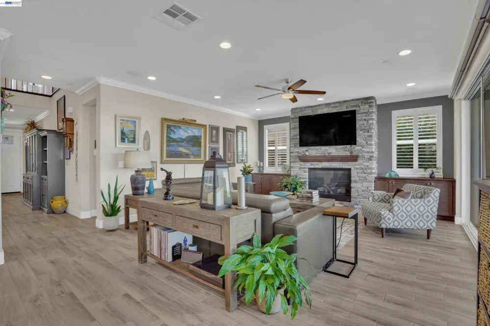 17863 Eastman Ct Lathrop, CA 95330