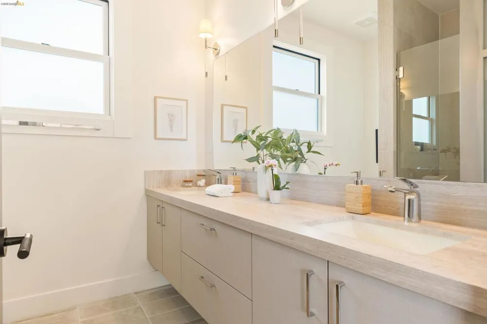 2619 Mathews St Berkeley, CA 94702