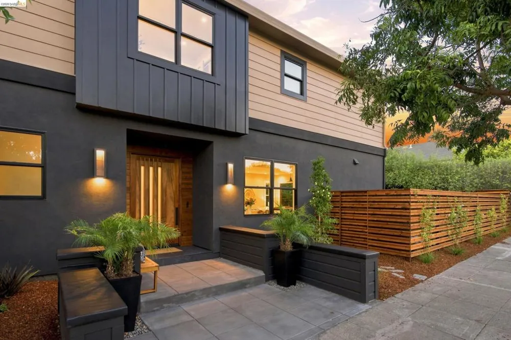 2619 Mathews St Berkeley, CA 94702