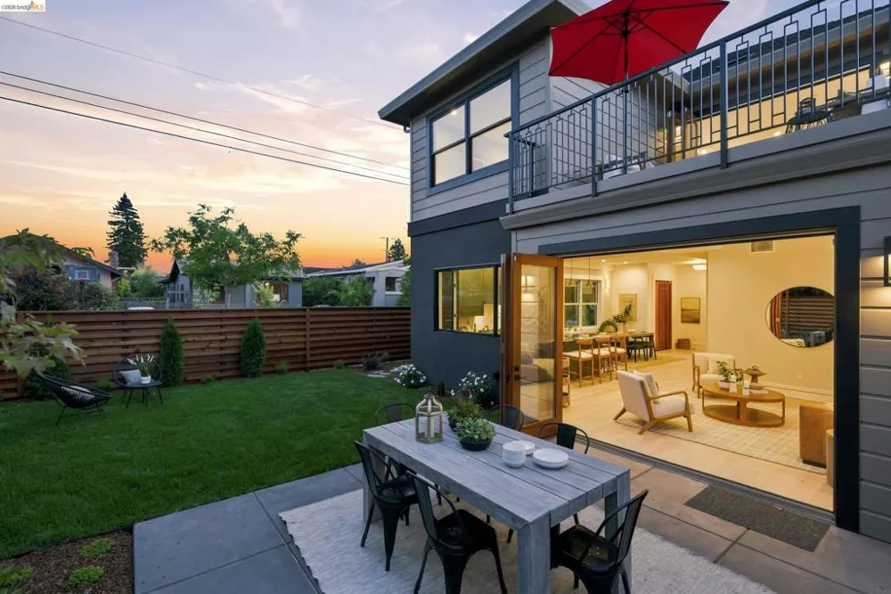 2619 Mathews St Berkeley, CA 94702