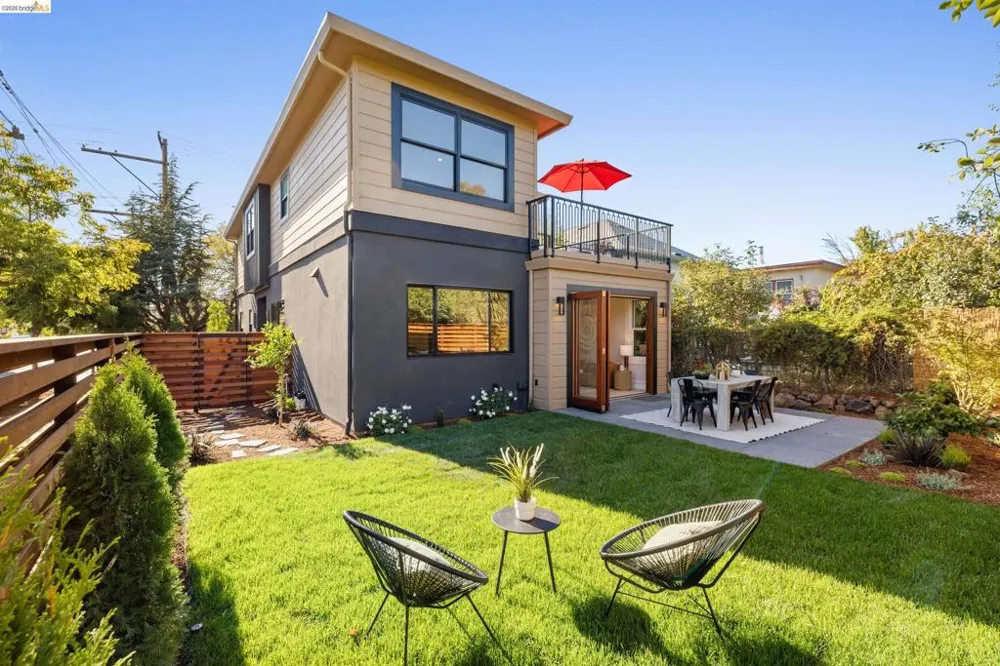 2619 Mathews St Berkeley, CA 94702
