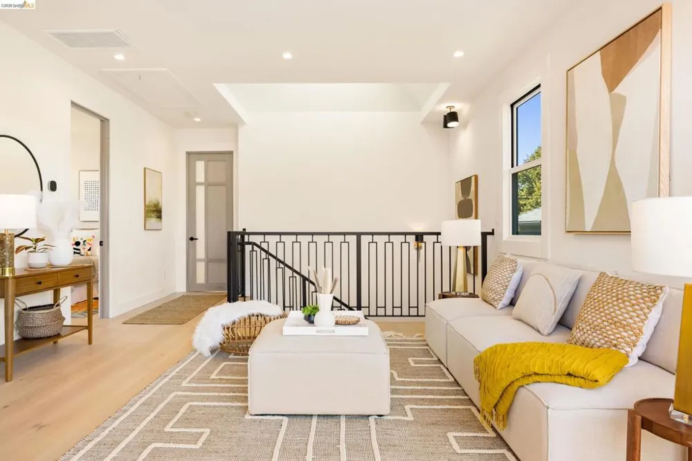 2619 Mathews St Berkeley, CA 94702