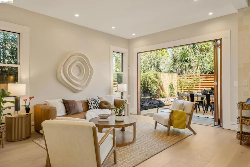 2619 Mathews St Berkeley, CA 94702