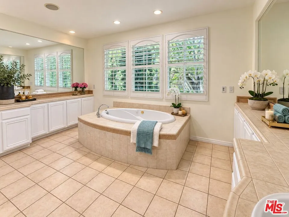 26835 Mont Calabasas Drive Calabasas, CA 91302