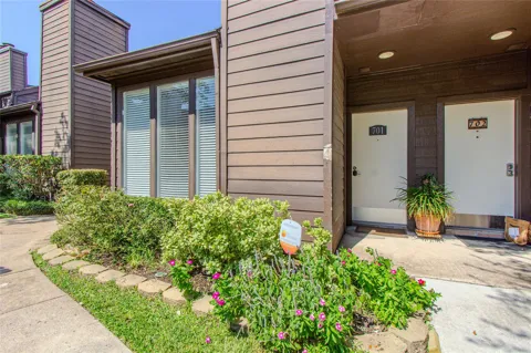 2601 S Braeswood Boulevard #701