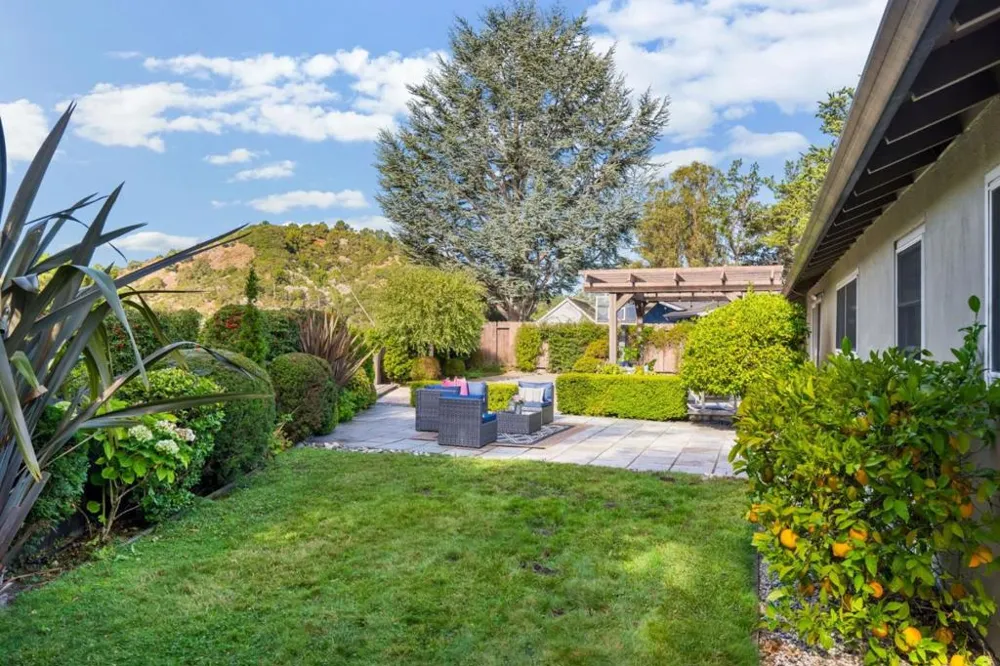 65 Mountain View Place San Mateo, CA 94402