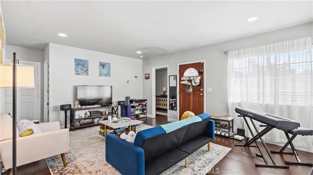 28 W Ramona Road Alhambra, CA 91803
