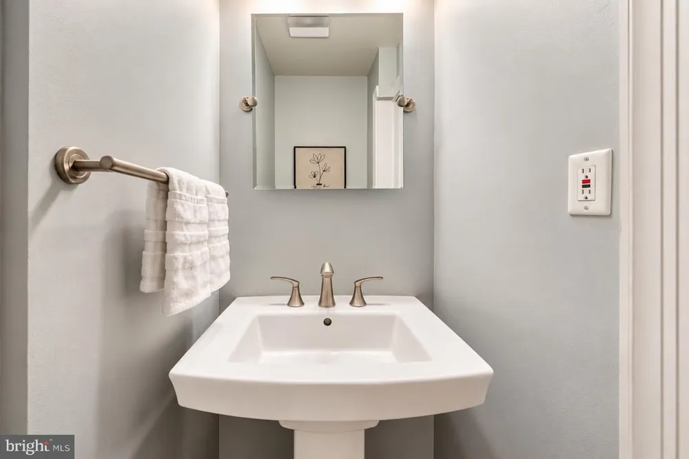 449 LURAY PLACE NW Washington, DC 20010