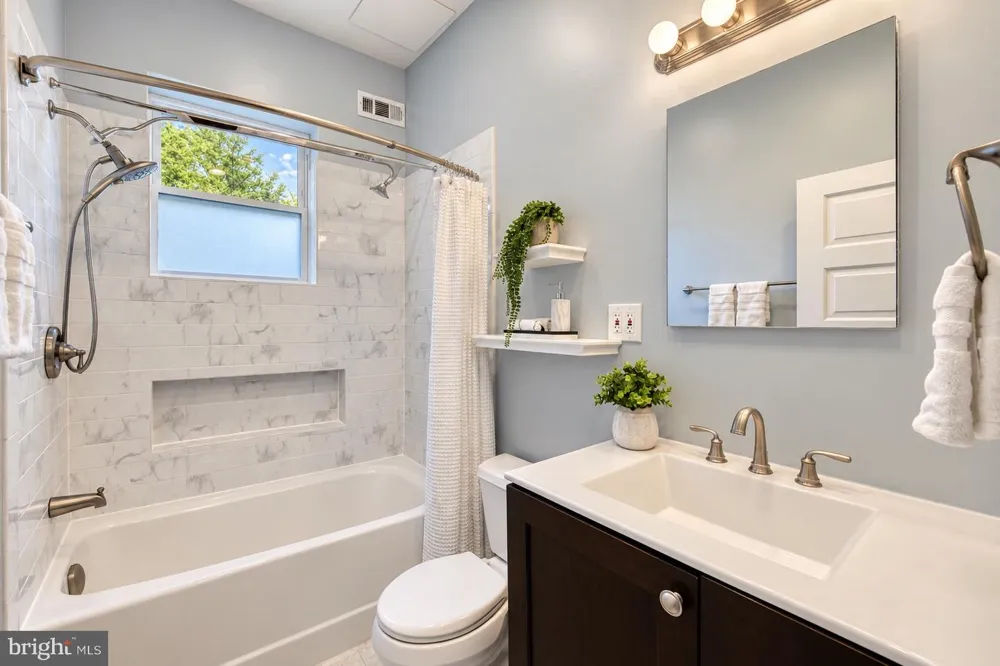 449 LURAY PLACE NW Washington, DC 20010