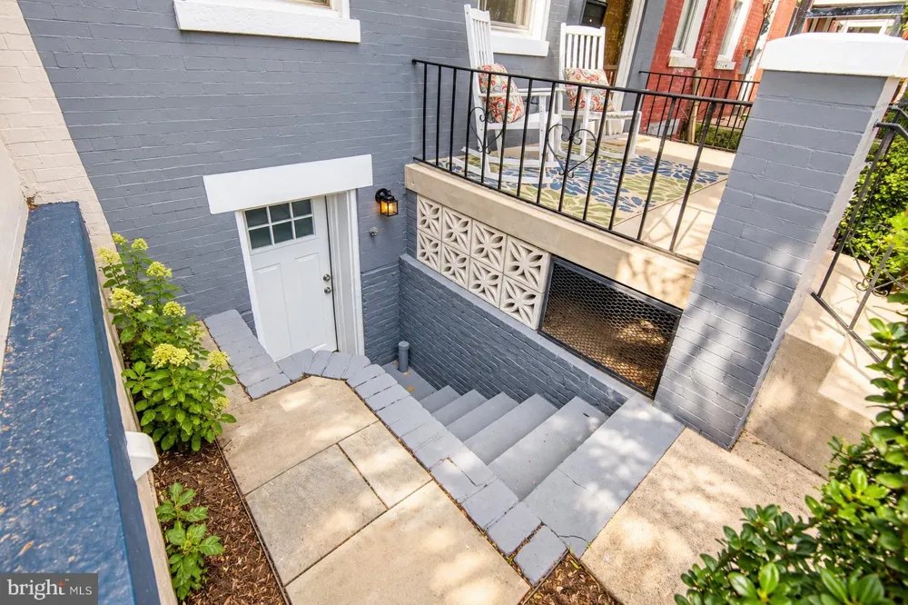 449 LURAY PLACE NW Washington, DC 20010