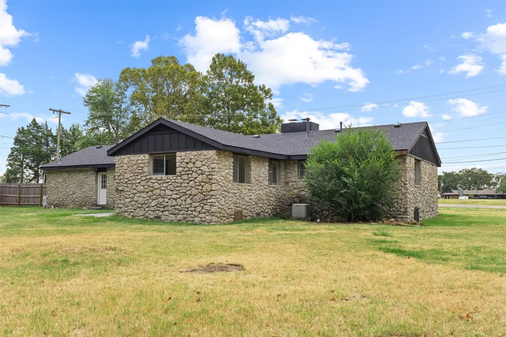 2401 Grandview Avenue Pawhuska, OK 74056