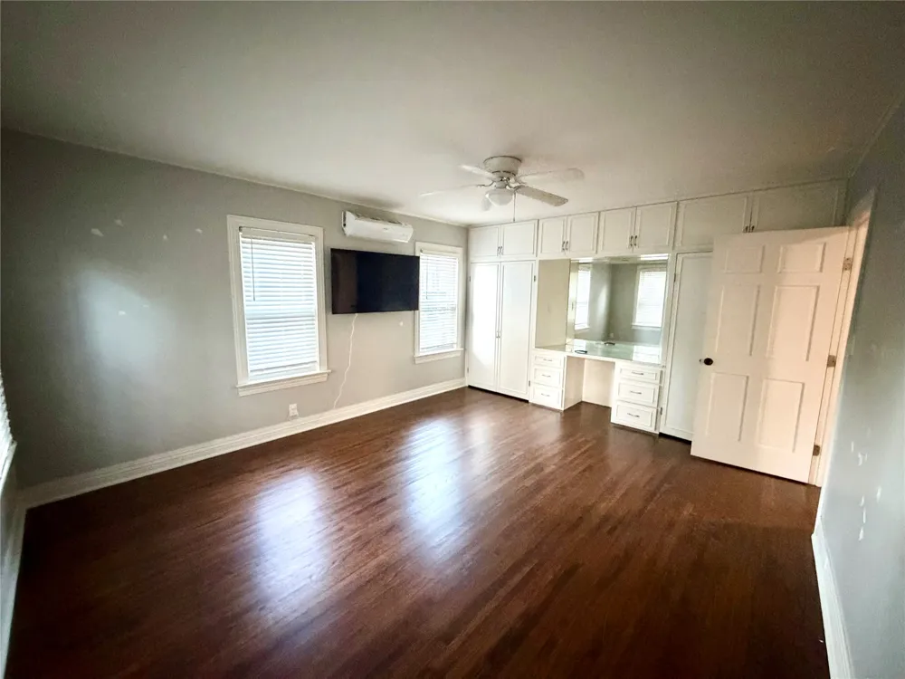 1630 S Columbia Place Tulsa, OK 74104