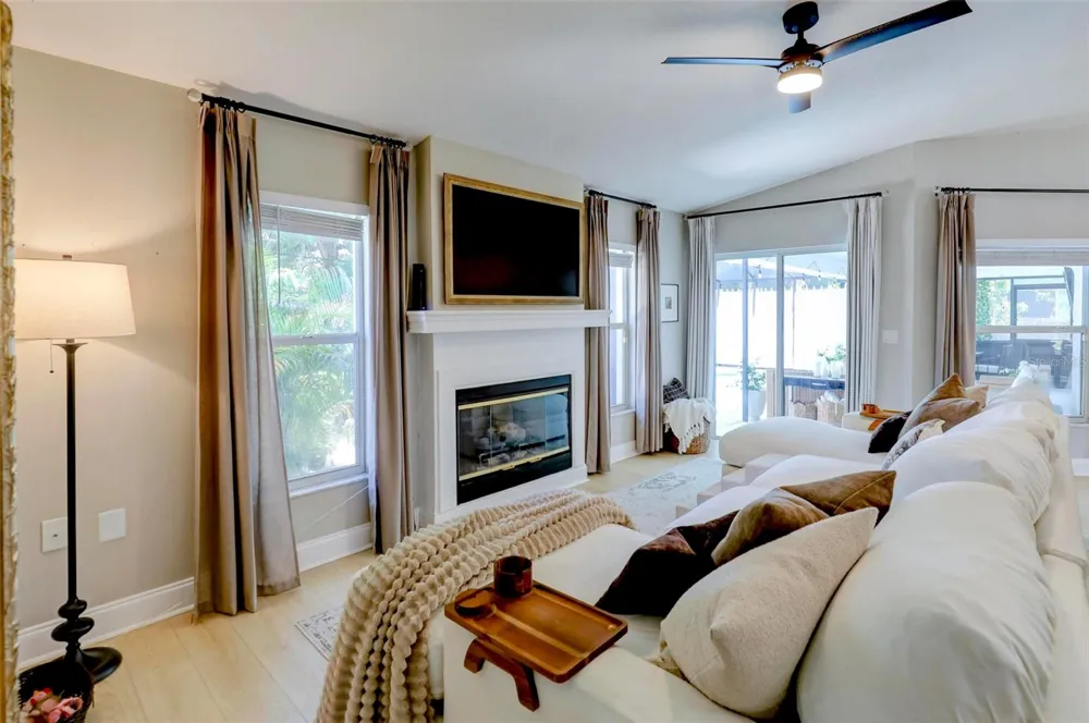 1016 GOSHEN ROAD Tarpon Springs, FL 34689