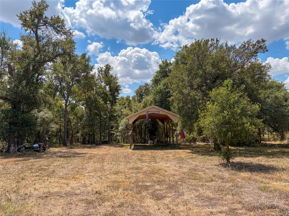 8947 S Fm 1915 Buckholts, TX 76518