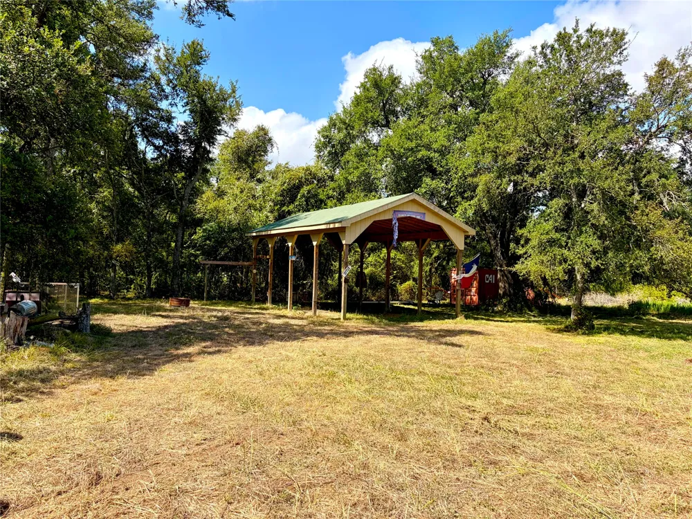 8947 S Fm 1915 Buckholts, TX 76518