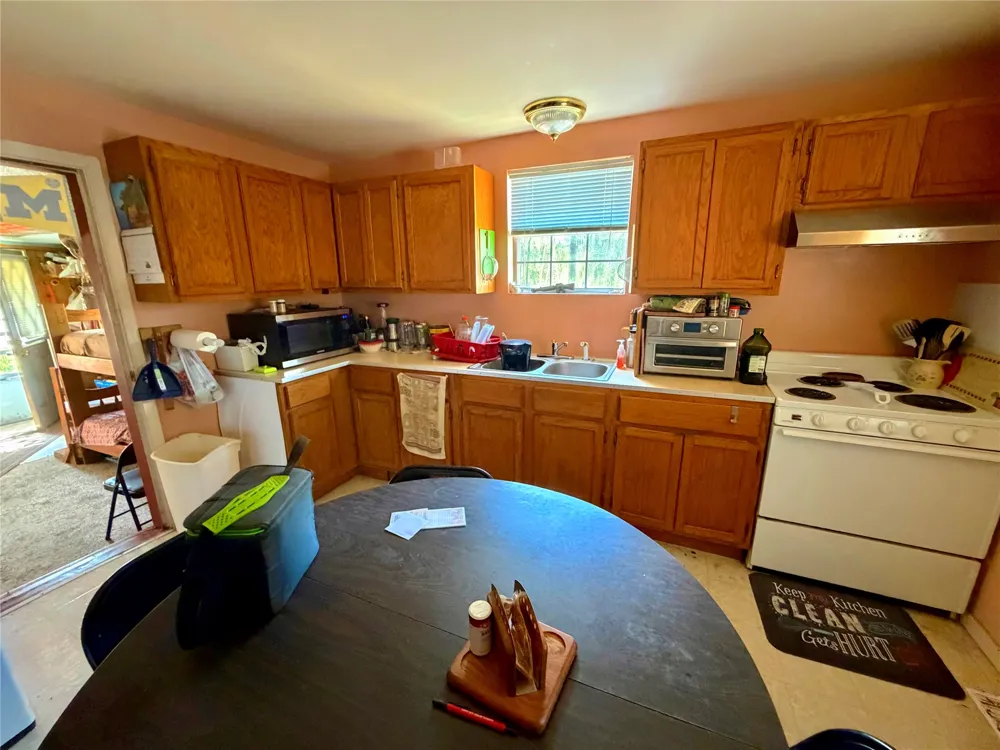 8947 S Fm 1915 Buckholts, TX 76518