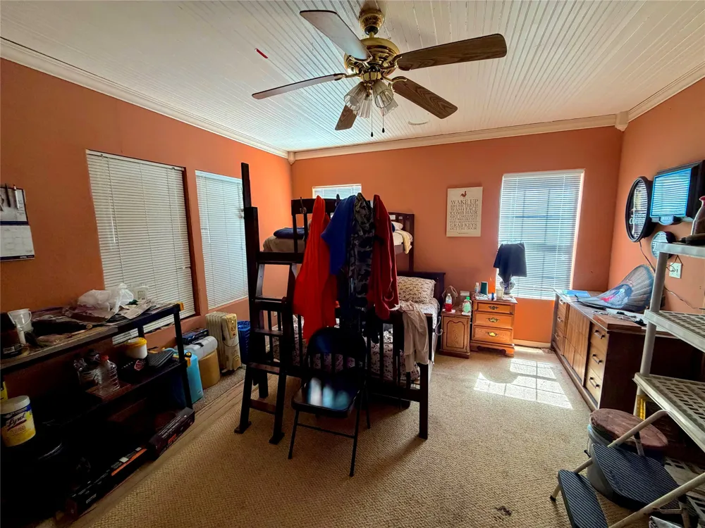 8947 S Fm 1915 Buckholts, TX 76518