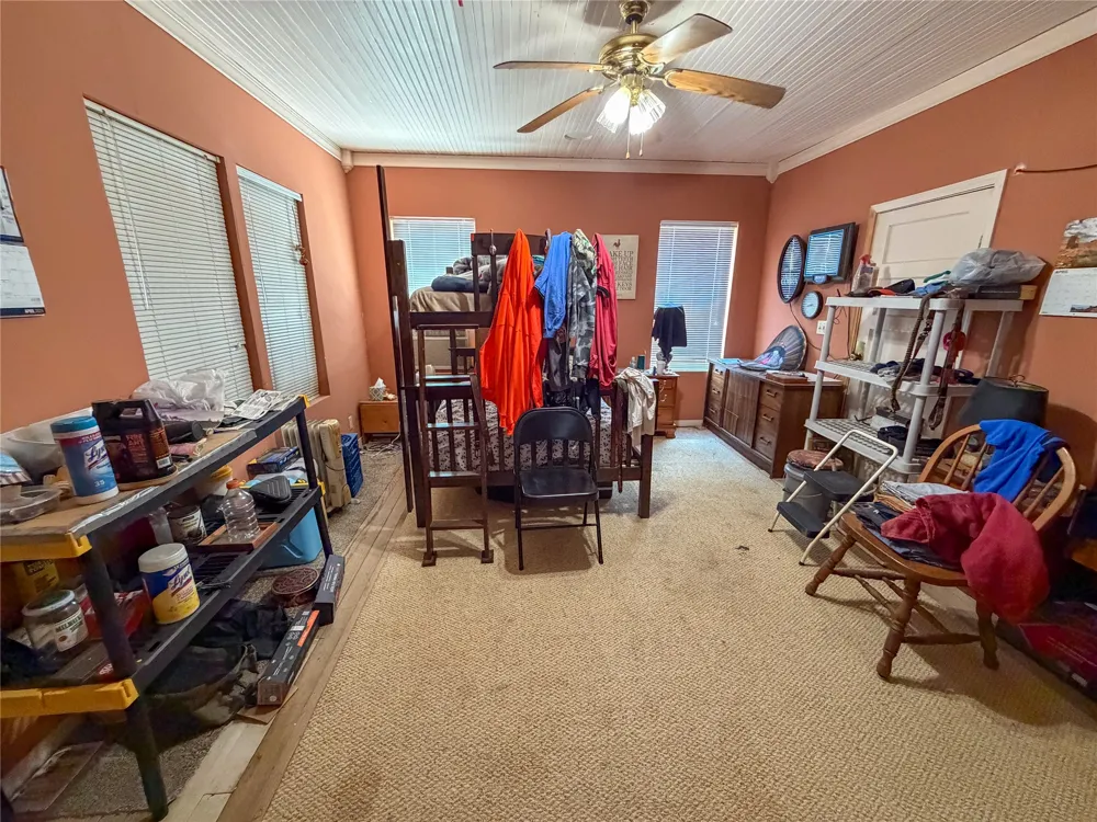 8947 S Fm 1915 Buckholts, TX 76518
