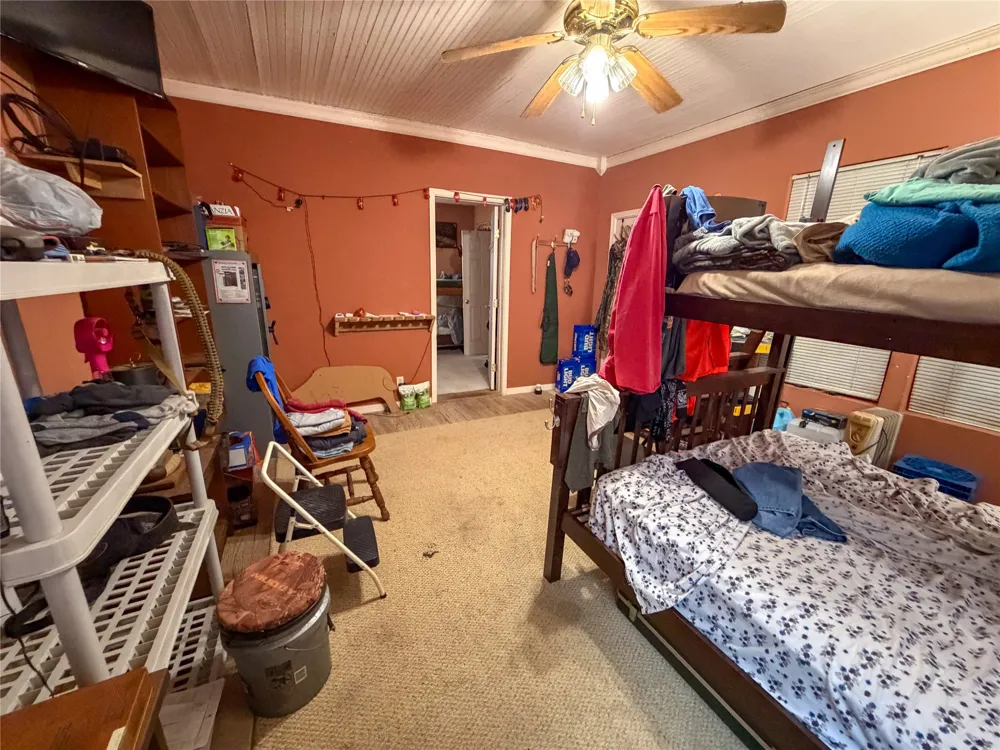 8947 S Fm 1915 Buckholts, TX 76518