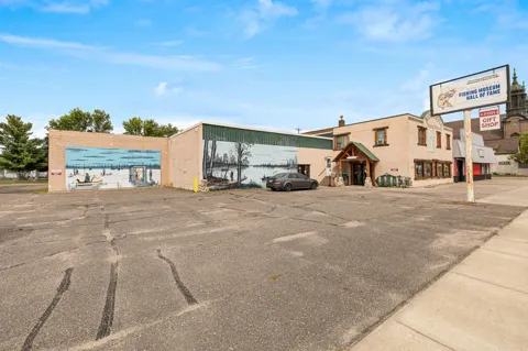 304 Broadway Avenue W